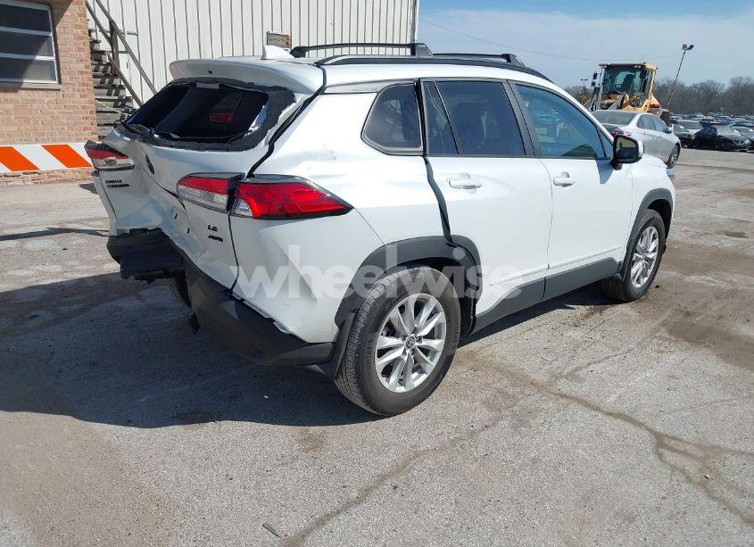 Photo 4 of 2022 Toyota Corolla CROSS LE (VIN 7MUCAABG7NV013235)