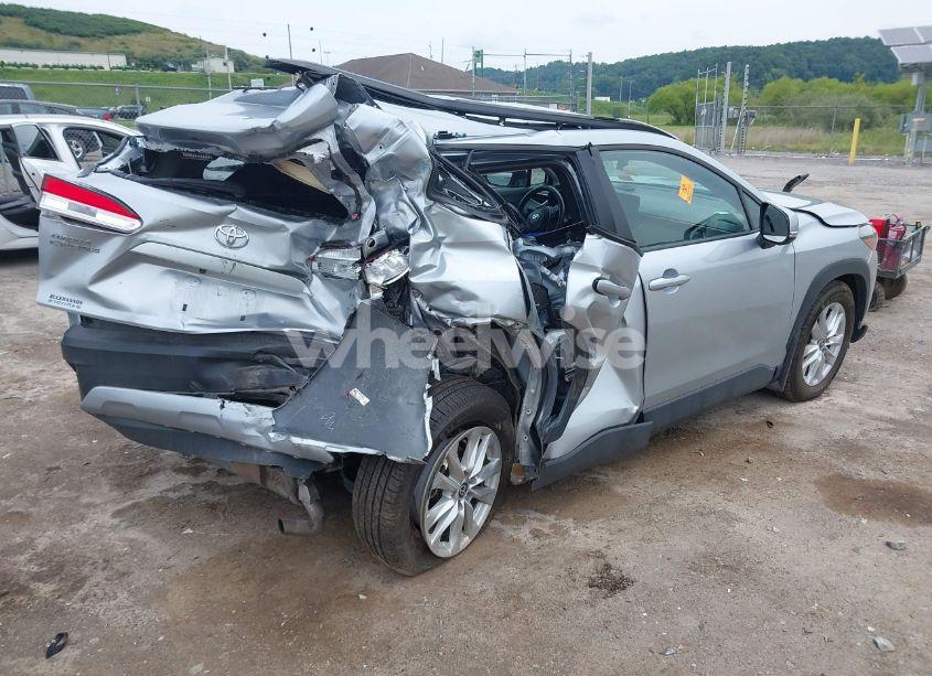 Photo 4 of 2023 Toyota Corolla CROSS LE (VIN 7MUCAABG8PV044559)