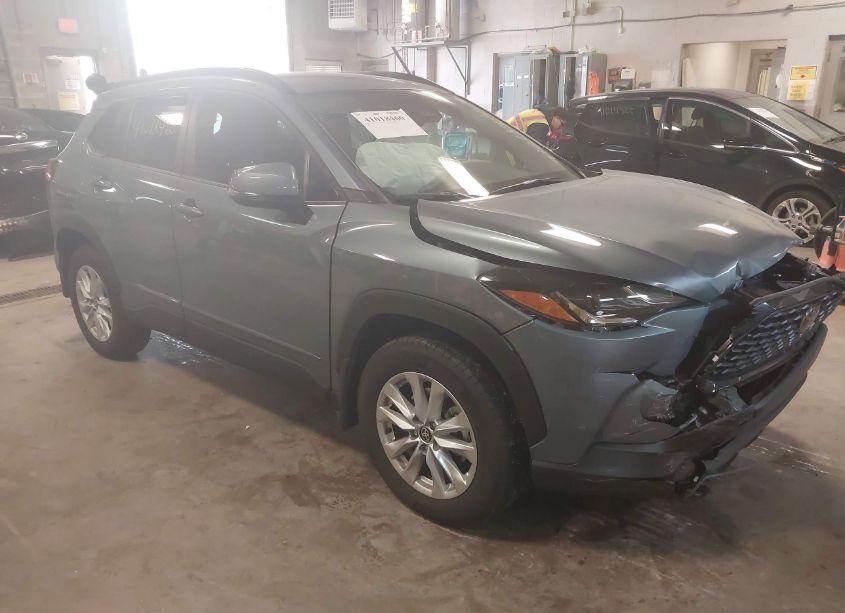 2024 Toyota Corolla CROSS LE (VIN 7MUCAABG8RV101801) main photo