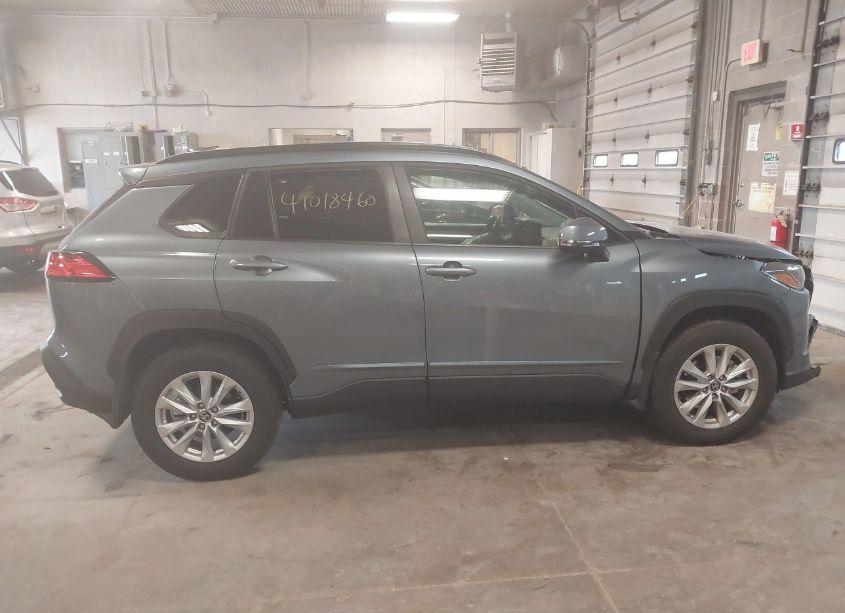 Photo 13 of 2024 Toyota Corolla CROSS LE (VIN 7MUCAABG8RV101801)