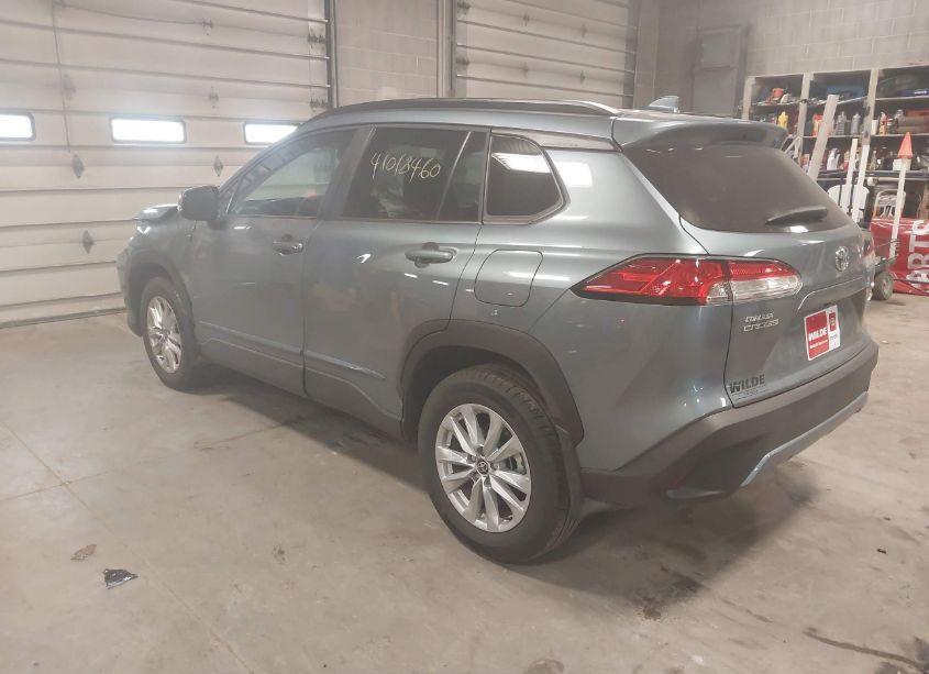Photo 3 of 2024 Toyota Corolla CROSS LE (VIN 7MUCAABG8RV101801)