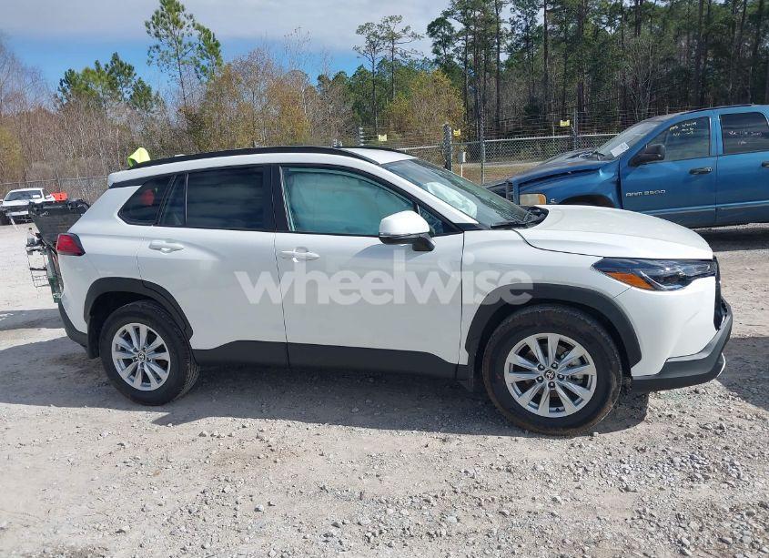 Photo 13 of 2024 Toyota Corolla CROSS LE (VIN 7MUCAABG8RV112538)