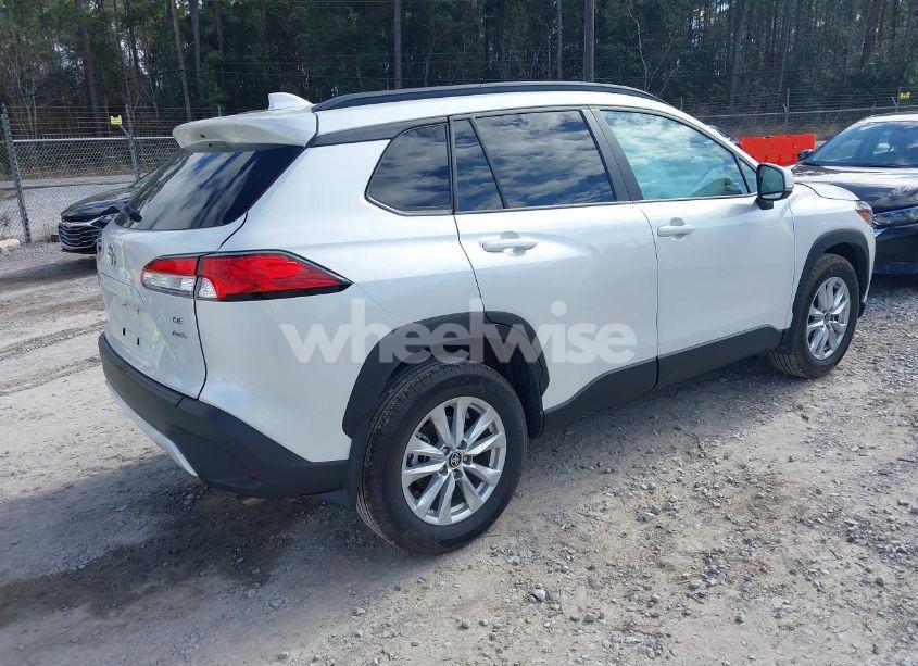 Photo 4 of 2024 Toyota Corolla CROSS LE (VIN 7MUCAABG8RV112538)