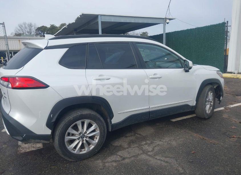 Photo 13 of 2022 Toyota Corolla CROSS LE (VIN 7MUCAABG9NV013978)