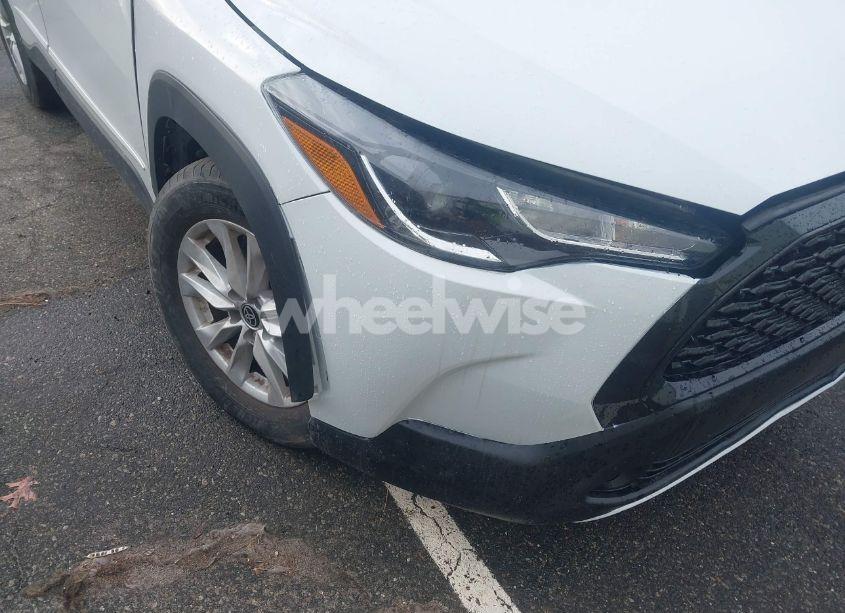 Photo 6 of 2022 Toyota Corolla CROSS LE (VIN 7MUCAABG9NV013978)