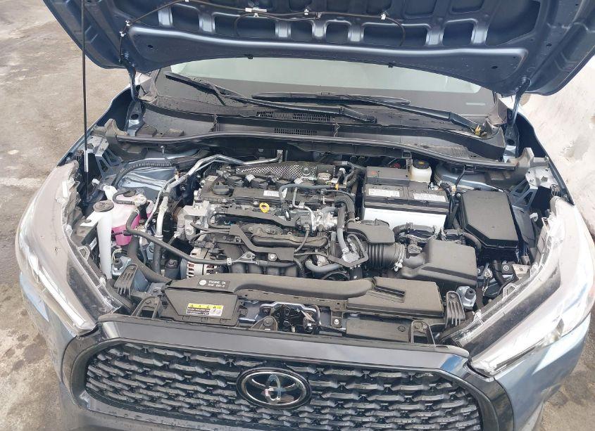 Photo 10 of 2024 Toyota Corolla CROSS LE (VIN 7MUCAABG9RV098889)