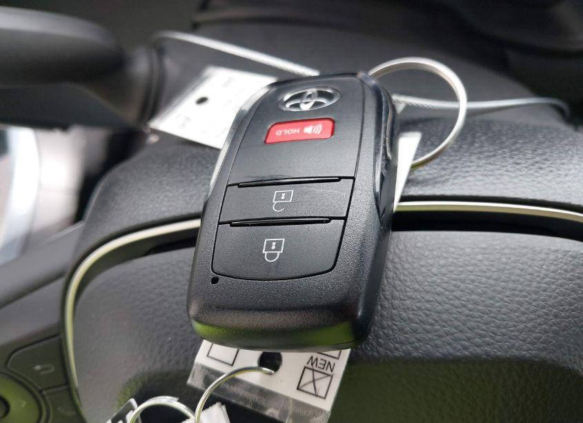 Photo 11 of 2024 Toyota Corolla CROSS LE (VIN 7MUCAABG9RV098889)