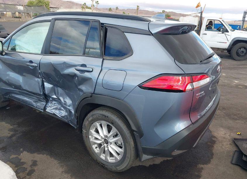 Photo 3 of 2024 Toyota Corolla CROSS LE (VIN 7MUCAABG9RV098889)