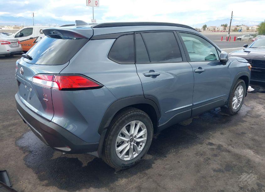 Photo 4 of 2024 Toyota Corolla CROSS LE (VIN 7MUCAABG9RV098889)