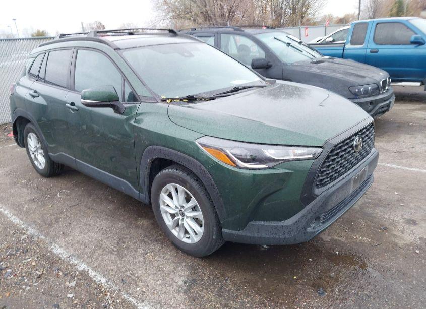 2022 Toyota Corolla CROSS LE (VIN 7MUCAABGXNV021300) main photo
