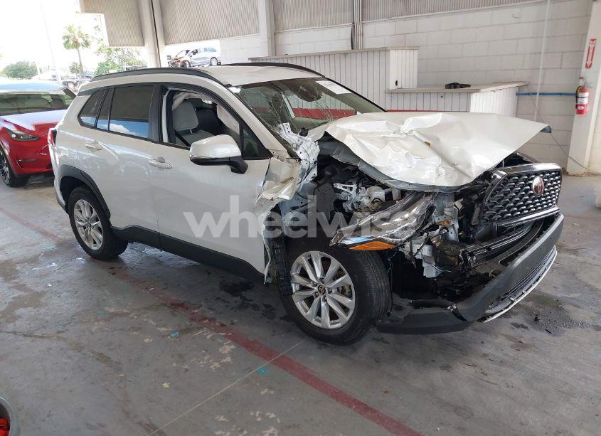 2022 Toyota Corolla CROSS LE (VIN 7MUCAABGXNV026593) main photo