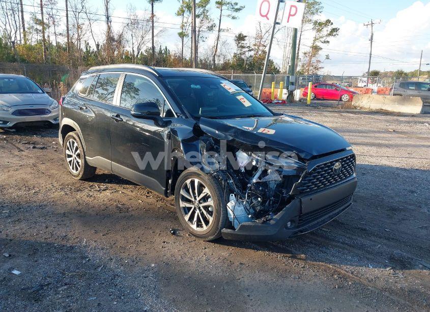 2023 Toyota Corolla CROSS XLE (VIN 7MUDAAAG0PV068103) main photo