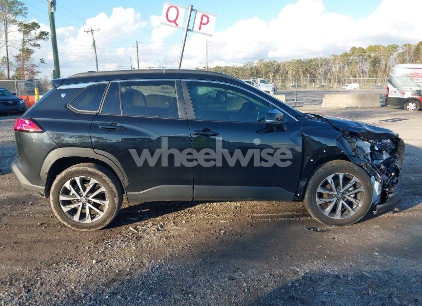 Photo 13 of 2023 Toyota Corolla CROSS XLE (VIN 7MUDAAAG0PV068103)