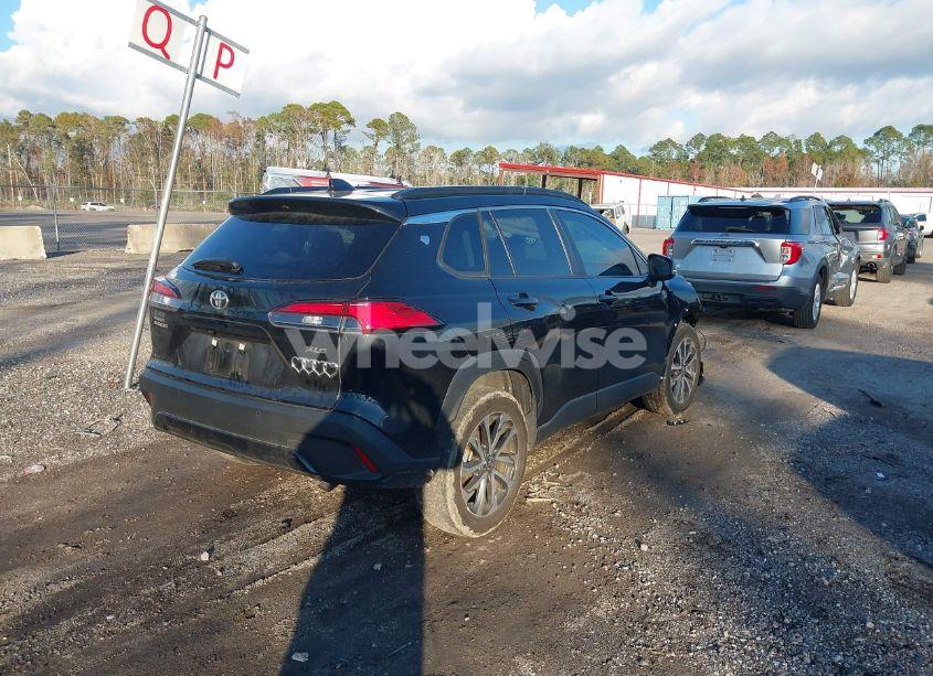 Photo 4 of 2023 Toyota Corolla CROSS XLE (VIN 7MUDAAAG0PV068103)