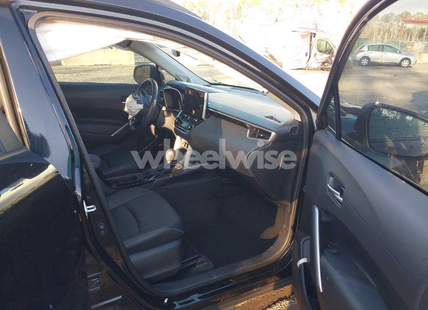 Photo 5 of 2023 Toyota Corolla CROSS XLE (VIN 7MUDAAAG0PV068103)