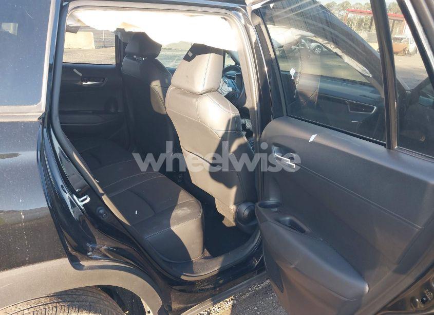 Photo 8 of 2023 Toyota Corolla CROSS XLE (VIN 7MUDAAAG0PV068103)