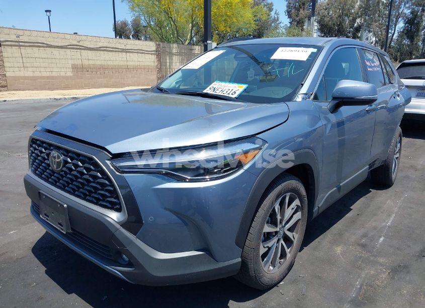 Photo 2 of 2024 Toyota Corolla CROSS XLE (VIN 7MUDAAAG0RV097510)