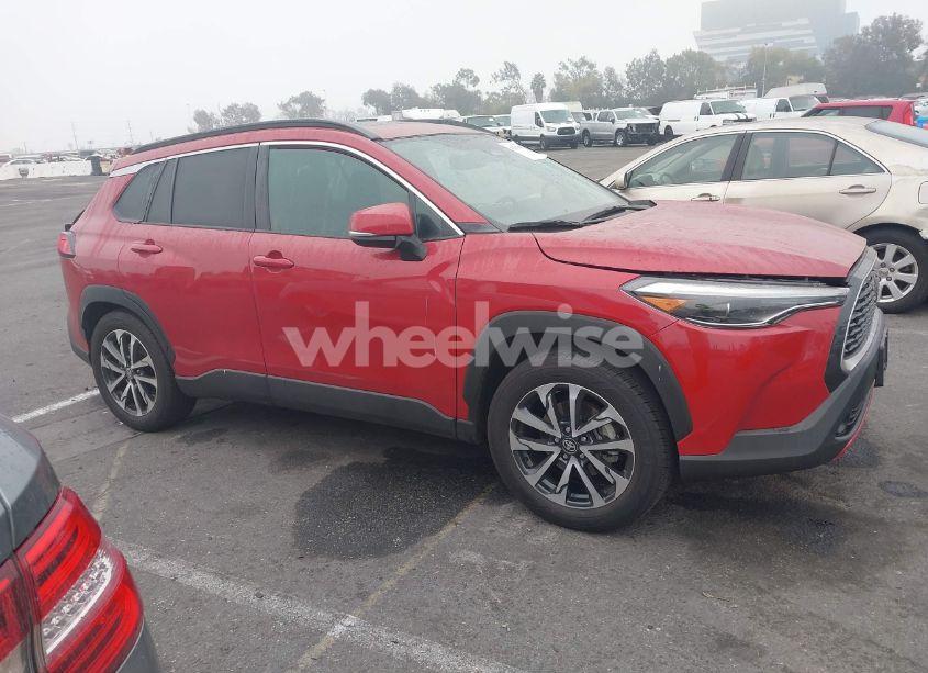 Photo 13 of 2024 Toyota Corolla CROSS XLE (VIN 7MUDAAAG0RV098544)