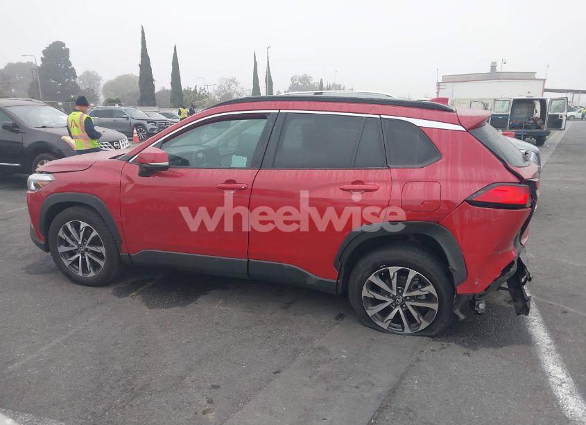 Photo 14 of 2024 Toyota Corolla CROSS XLE (VIN 7MUDAAAG0RV098544)