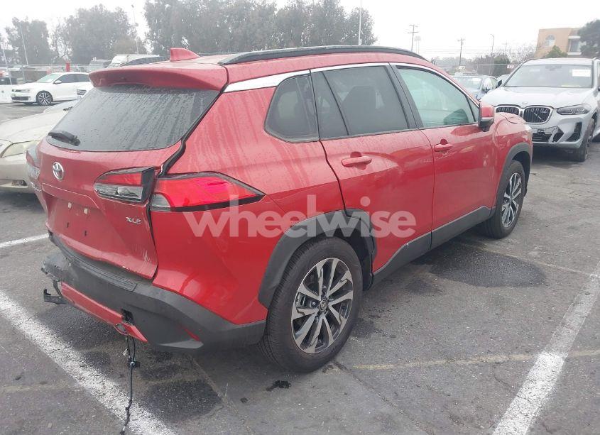 Photo 4 of 2024 Toyota Corolla CROSS XLE (VIN 7MUDAAAG0RV098544)