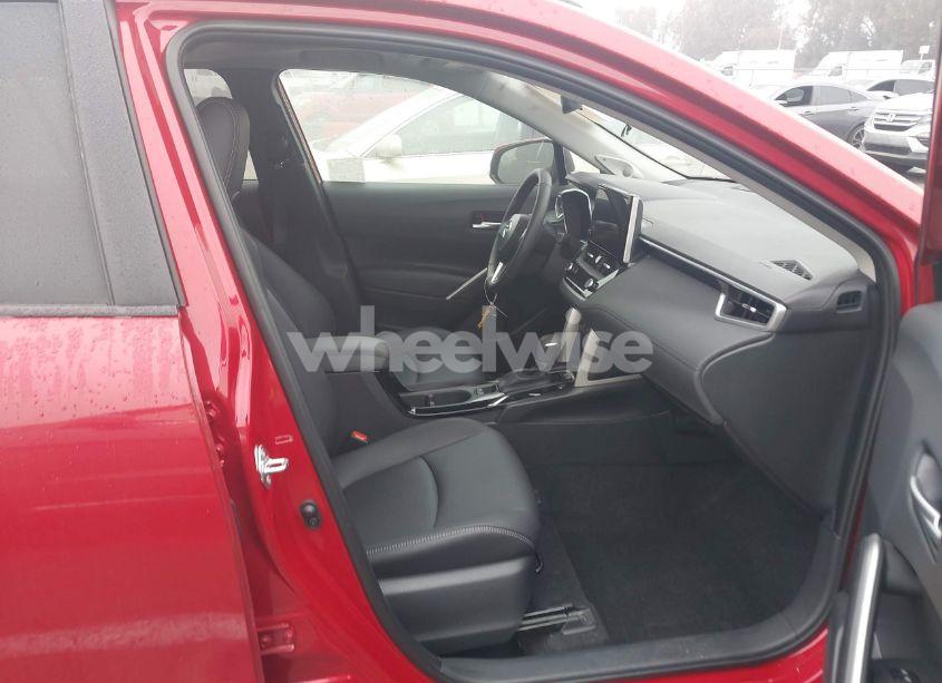 Photo 5 of 2024 Toyota Corolla CROSS XLE (VIN 7MUDAAAG0RV098544)