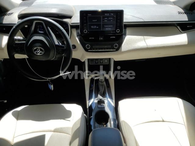 2022 TOYOTA COROLLA CROSS XLE (VIN 7MUDAAAG1NV005394) main photo