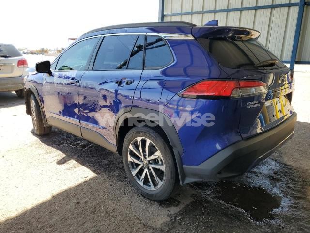 Photo 3 of 2022 TOYOTA COROLLA CROSS XLE (VIN 7MUDAAAG1NV005394)