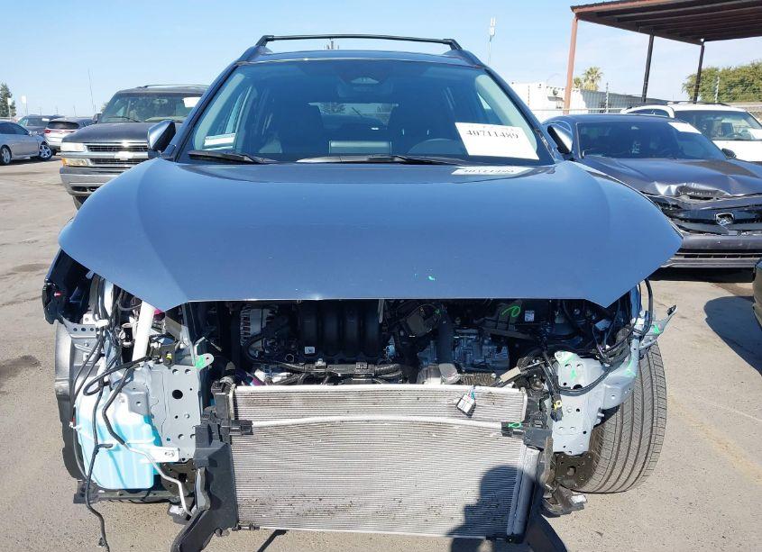 Photo 13 of 2024 Toyota Corolla CROSS XLE (VIN 7MUDAAAG1RV094924)