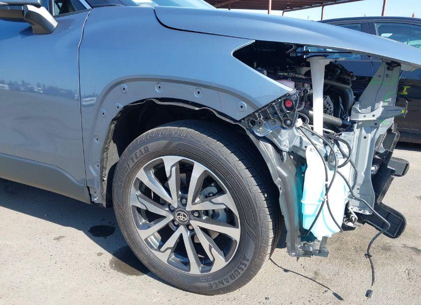 Photo 20 of 2024 Toyota Corolla CROSS XLE (VIN 7MUDAAAG1RV094924)