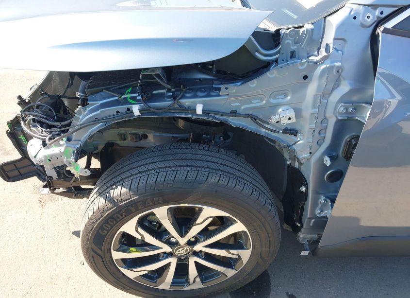 Photo 22 of 2024 Toyota Corolla CROSS XLE (VIN 7MUDAAAG1RV094924)