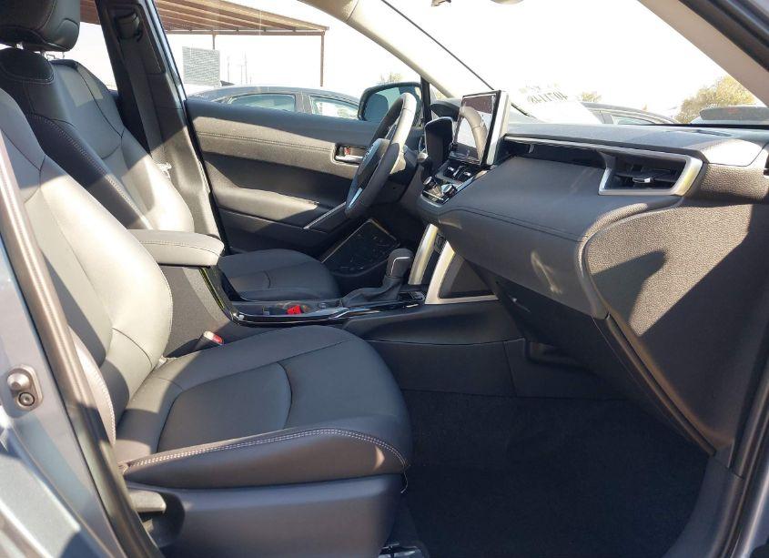 Photo 5 of 2024 Toyota Corolla CROSS XLE (VIN 7MUDAAAG1RV094924)