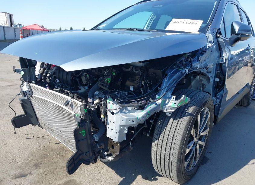 Photo 6 of 2024 Toyota Corolla CROSS XLE (VIN 7MUDAAAG1RV094924)