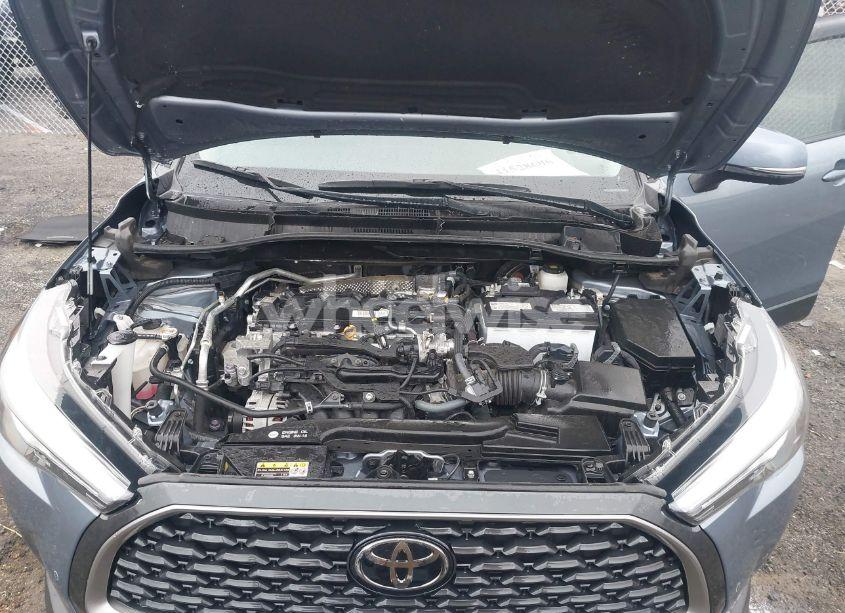 Photo 10 of 2022 Toyota Corolla CROSS XLE (VIN 7MUDAAAG2NV011575)