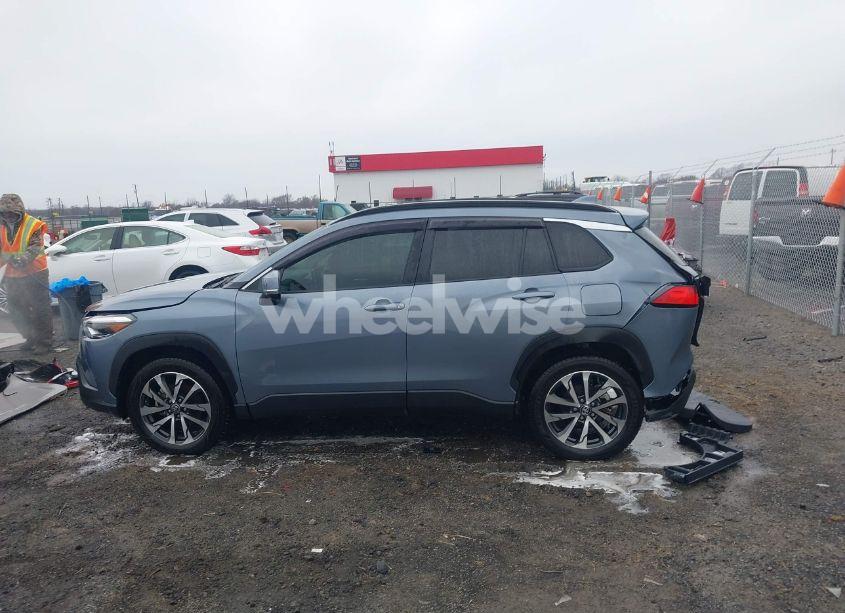 Photo 14 of 2022 Toyota Corolla CROSS XLE (VIN 7MUDAAAG2NV011575)