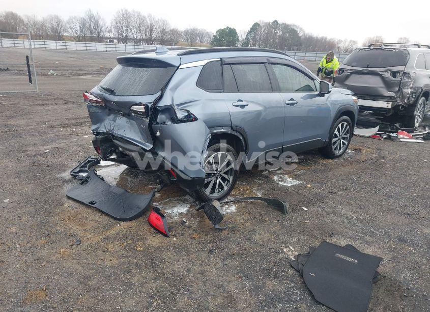 Photo 4 of 2022 Toyota Corolla CROSS XLE (VIN 7MUDAAAG2NV011575)