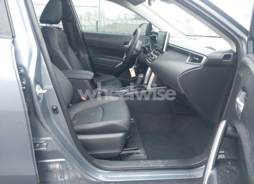 Photo 5 of 2022 Toyota Corolla CROSS XLE (VIN 7MUDAAAG2NV011575)