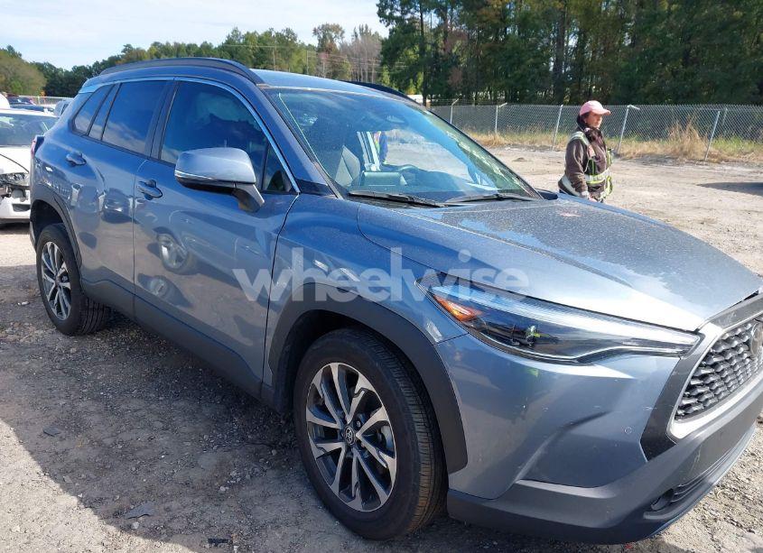 2023 Toyota Corolla CROSS XLE (VIN 7MUDAAAG2PV053666) main photo