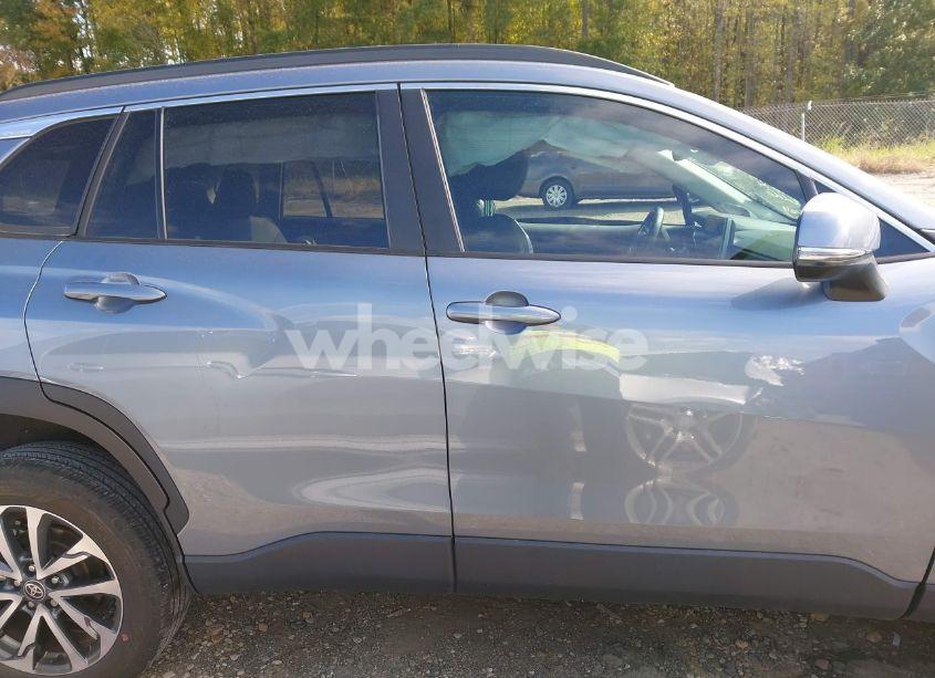 Photo 14 of 2023 Toyota Corolla CROSS XLE (VIN 7MUDAAAG2PV053666)