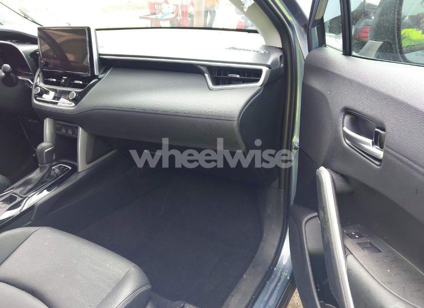 Photo 5 of 2023 Toyota Corolla CROSS XLE (VIN 7MUDAAAG2PV053666)