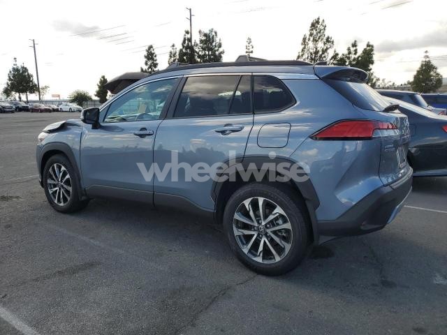 Photo 2 of 2025 TOYOTA COROLLA CROSS XLE (VIN 7MUDAAAG2SV131324)