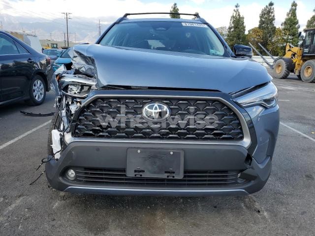 Photo 3 of 2025 TOYOTA COROLLA CROSS XLE (VIN 7MUDAAAG2SV131324)