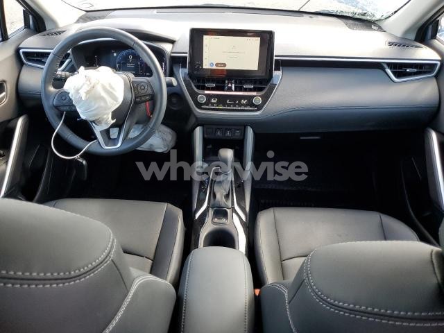 Photo 4 of 2025 TOYOTA COROLLA CROSS XLE (VIN 7MUDAAAG2SV131324)