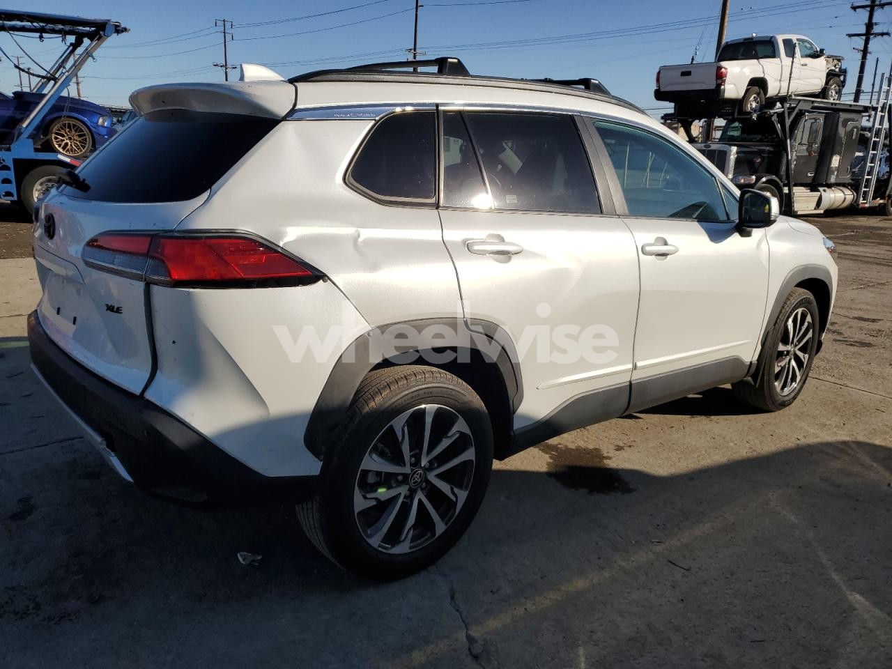 Photo 3 of 2022 TOYOTA COROLLA CROSS XLE (VIN 7MUDAAAG3NV017515)