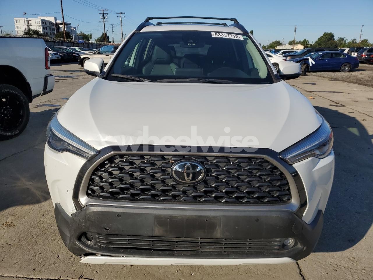 Photo 5 of 2022 TOYOTA COROLLA CROSS XLE (VIN 7MUDAAAG3NV017515)