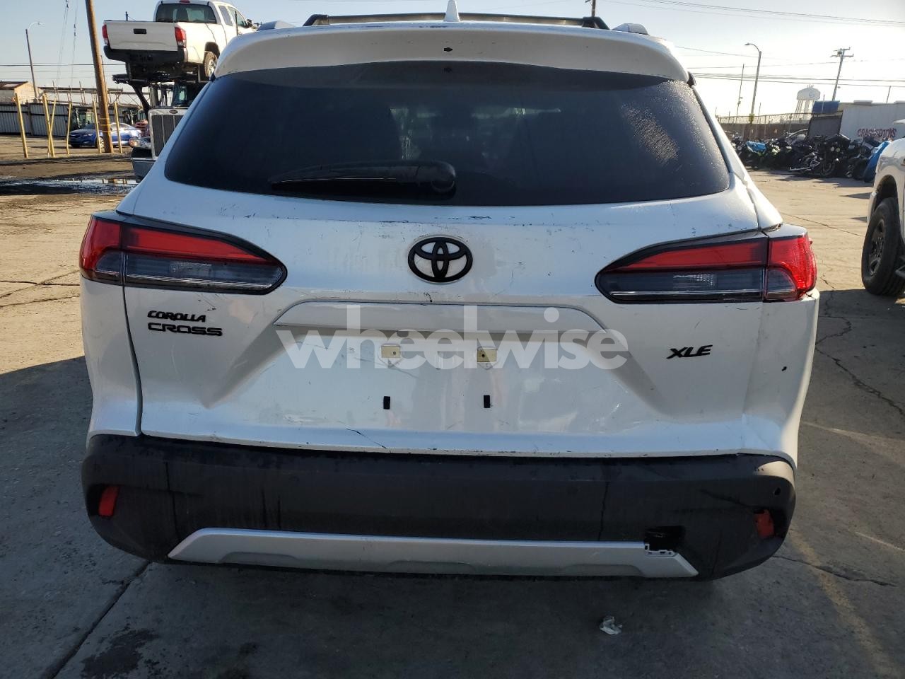 Photo 6 of 2022 TOYOTA COROLLA CROSS XLE (VIN 7MUDAAAG3NV017515)