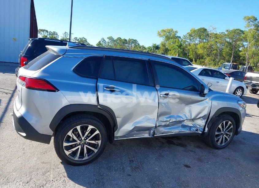 Photo 13 of 2022 Toyota Corolla CROSS XLE (VIN 7MUDAAAG3NV031155)