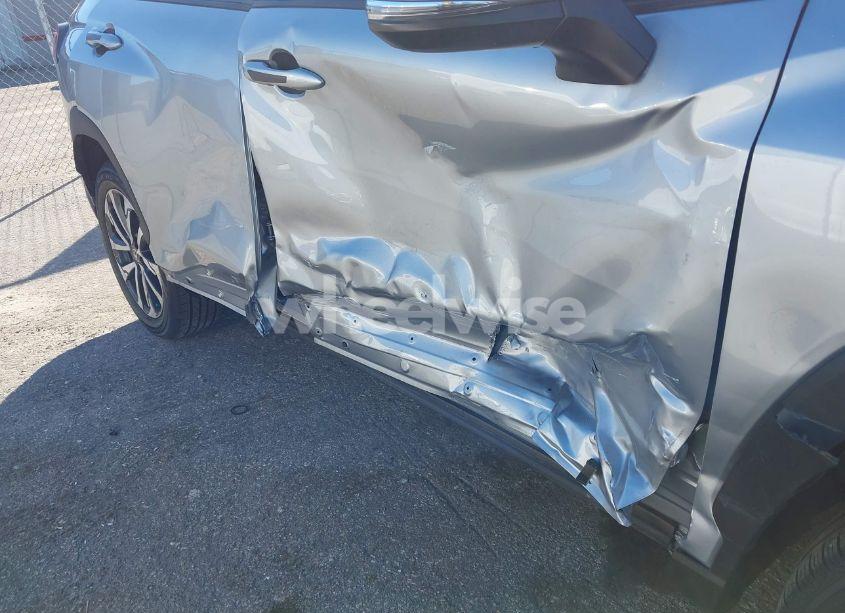 Photo 6 of 2022 Toyota Corolla CROSS XLE (VIN 7MUDAAAG3NV031155)