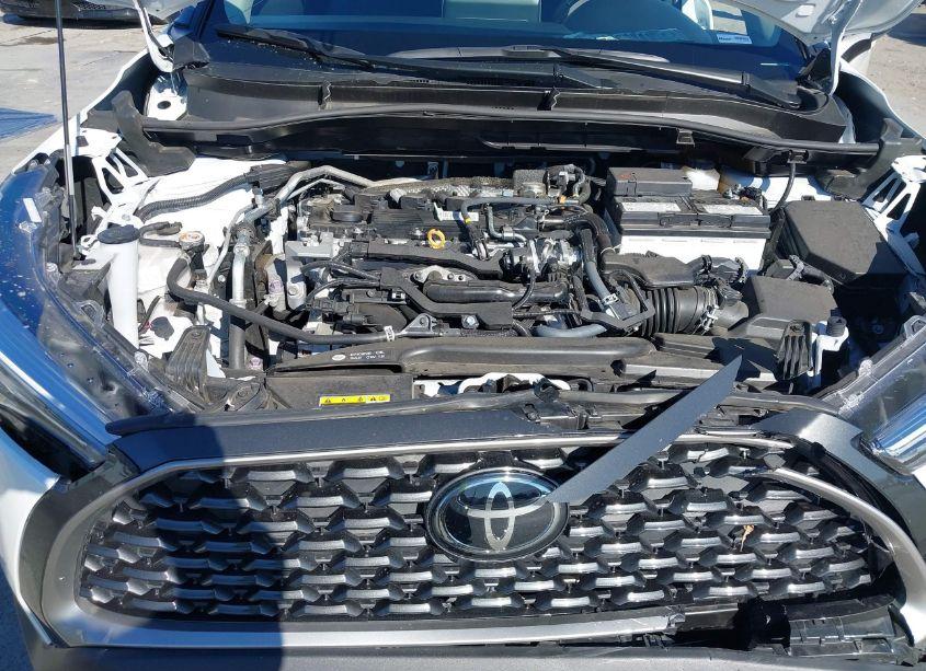 Photo 10 of 2023 Toyota Corolla CROSS XLE (VIN 7MUDAAAG3PV066281)
