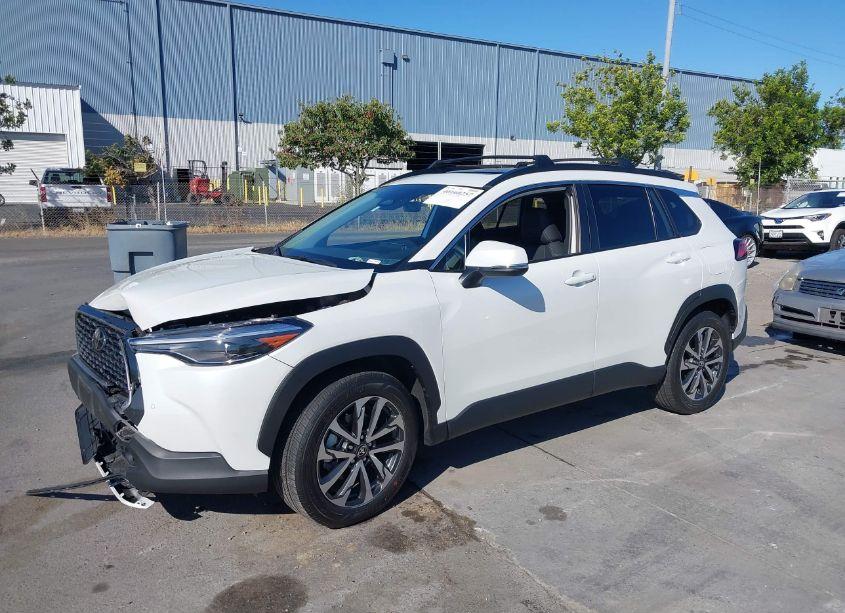 Photo 2 of 2023 Toyota Corolla CROSS XLE (VIN 7MUDAAAG3PV066281)