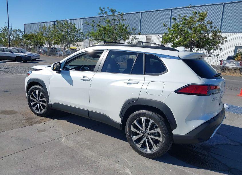 Photo 3 of 2023 Toyota Corolla CROSS XLE (VIN 7MUDAAAG3PV066281)